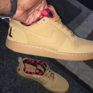 NIKE COURT BOROUGH LOW PREMIUM